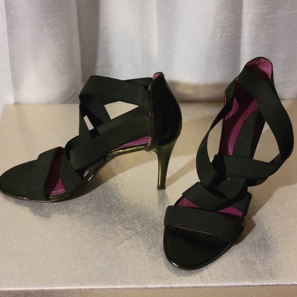 TAHARI elastic strap black high heel sandals - Picture 2 of 4